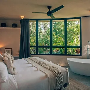 Jungle Rooftop Round -priv Pool-bathtub 2a Villa